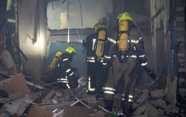 Russia strikes Odesa business center, walls destroyed and fire erupts