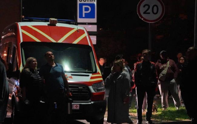 Russian strike hits Kyiv high-rise: 2 killed, children among injured
