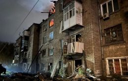 Russia massively strikes Ukraine's Kamianske: 8 casualties, residential building destroyed