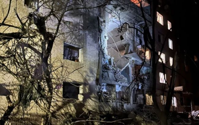 Russian bombs strike Sumy apartment buildings, people killed