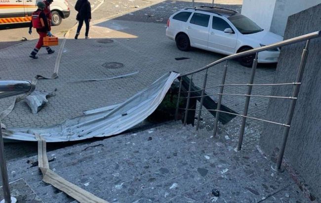 Ukrainian postal service branch in Mykolaiv damaged by Russian drone attack