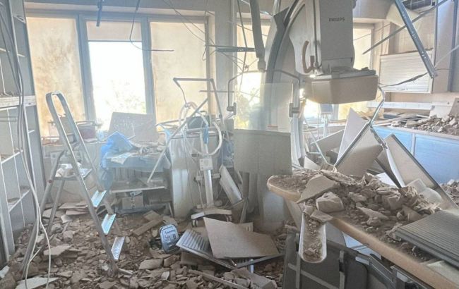 Russia strikes operating room at Kyiv heart hospital, injuring patient