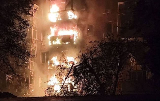 Russia launches drone attack on Nizhyn, aftermath revealed by rescuers