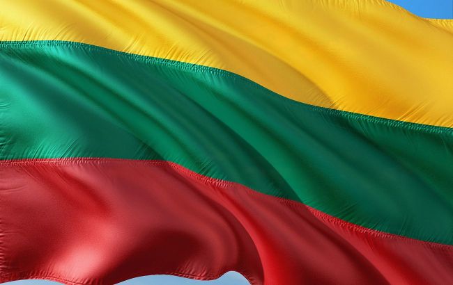 US delivers helicopters to Lithuania to strengthen military