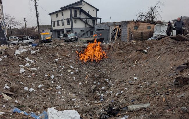 Shattered homes, overturned cars and fire erupting from underground: RBC-Ukraine reports from Kyiv region