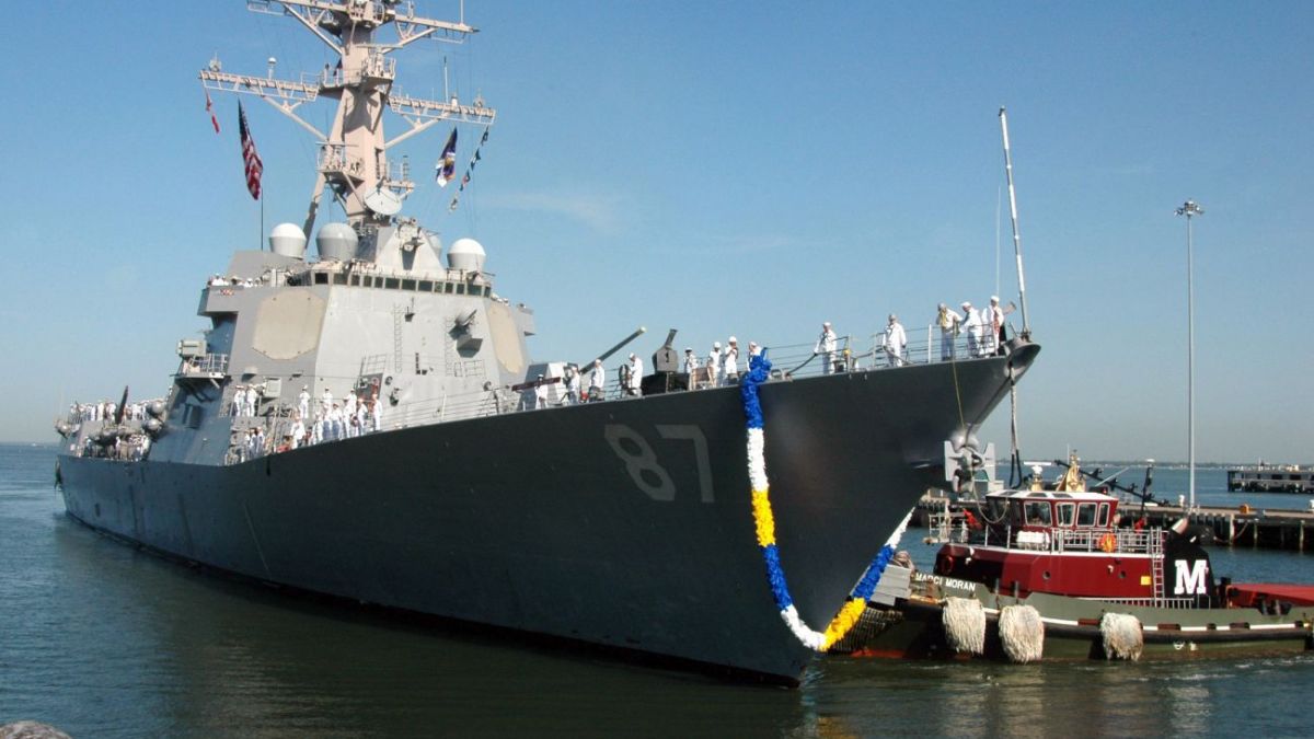 Explosion in Red Sea: Houthis hit a tanker with cruise missile