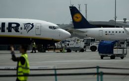 Ryanair guts Berlin flights by 50% &ndash; Blames out-of-control fees