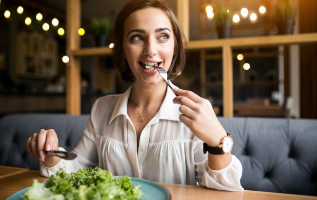 When to eat to avoid gaining weight? Nutritionist explains how meal times affect our bodies