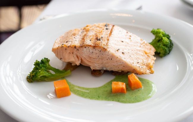 Salmon will be tastier if you add one ingredient: Cook has been using it for 20 years