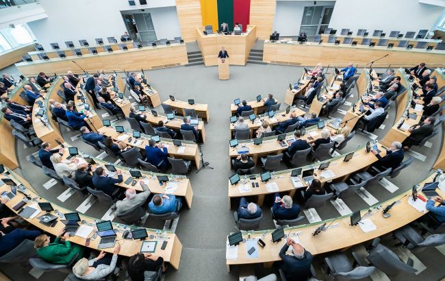 Lithuanian Seimas proposes to revoke residence permits of Russians and Belarusians