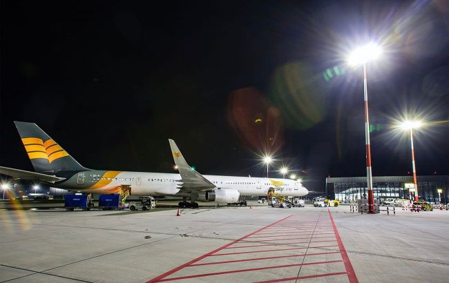 Ukrainian aircraft ranks among largest airliners of Polish airport
