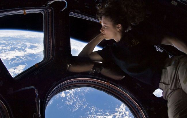 No tears and no sleep. 10 crazy facts about astronauts' life in orbit