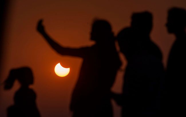 Solar eclipse in March 2025: What not to do and how to prepare