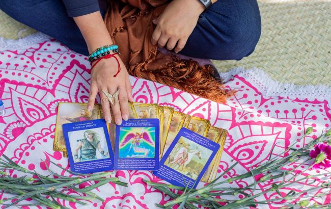 Changes brew in lives of 4 zodiac signs. Tarot cards promise them chance to start over