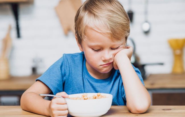 Parenting mistake: Why forcing your child to eat damages their mental health