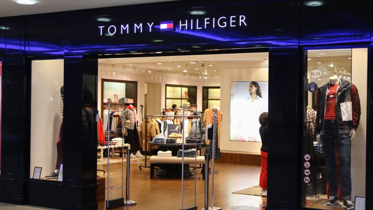 Calvin Klein, Tommy Hilfiger left Russia