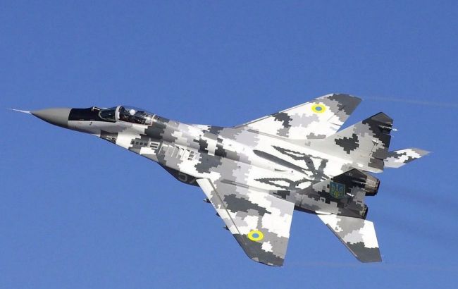 Ukrainian fighter jet obliterates enemy positions with laser precision (video)