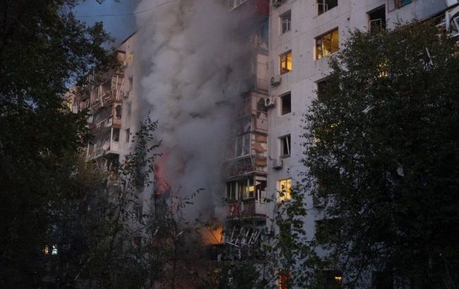 Russia hits Zaporizhzhia second time: Fire rages in high-rise, injuries reported