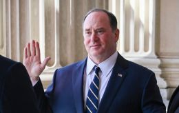 US Navy head steps down after clash tied to Trump - WSJ