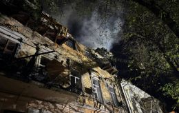 Russia struck Odesa: Building destroyed, casualties reported