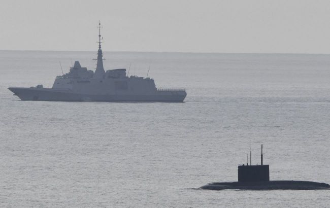 Russian submarine spotted in NATO waters