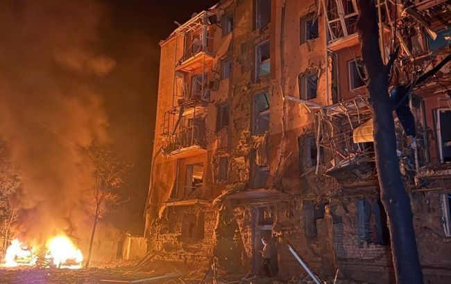 Russia strikes Ukraine's Kryvyi Rih and Zaporizhzhia: Homes and industry damaged