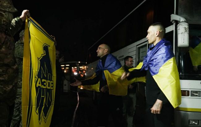 Ukraine returns 34 Azov fighters from Russian captivity