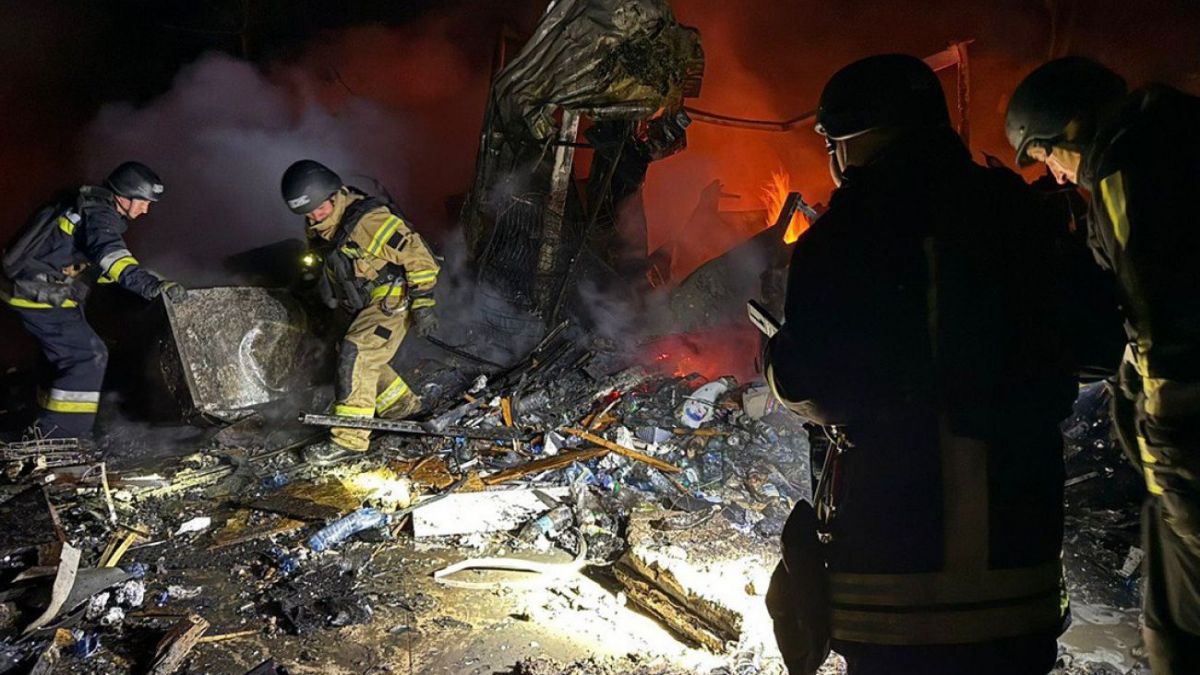 Russia strikes Ukraine's Dnipropetrovsk region, causing casualties and property damage