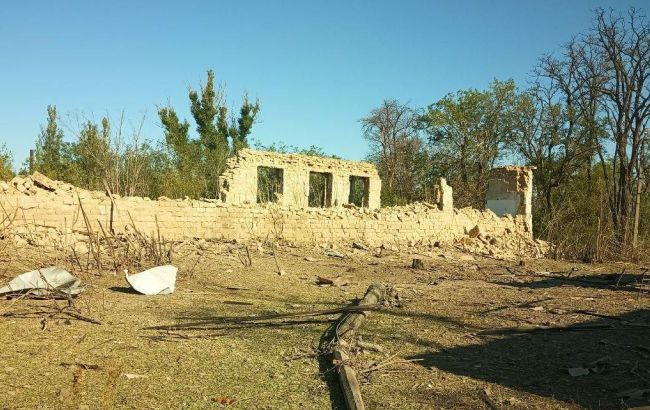 Russia pounds Ukraine's Donetsk town nonstop, killing three and injuring six