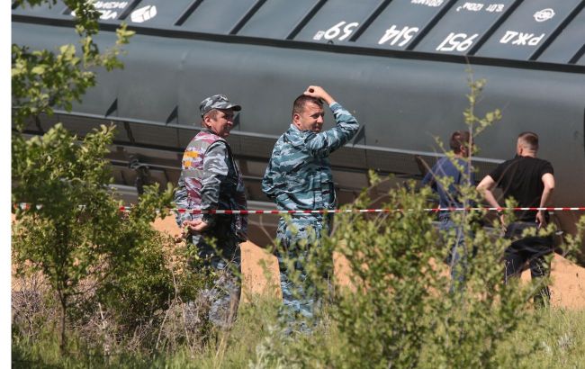 Ukrainian partisans reportedly destroy rare RZD recovery equipment in Russia's Voronezh