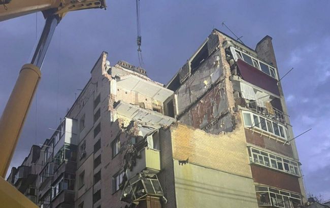 Khmelnytskyi explosion claims two lives under collapsed building