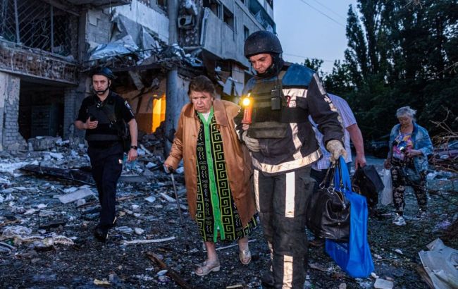 Aftermath of Russian drone strike on Kharkiv: Homes, shops, cars burned (photos)