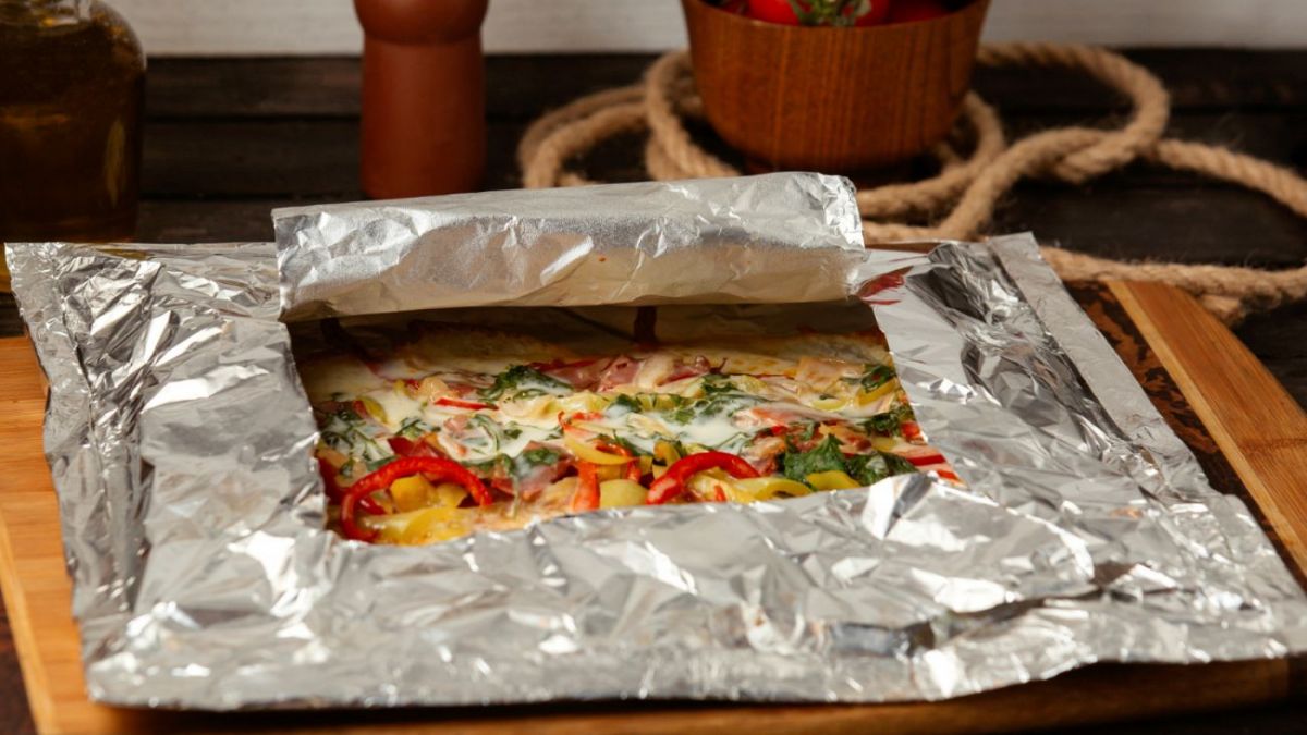 Wrapping food in aluminum foil can be harmful
