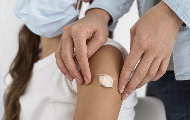 You apply band-aids wrong: Clever life hack