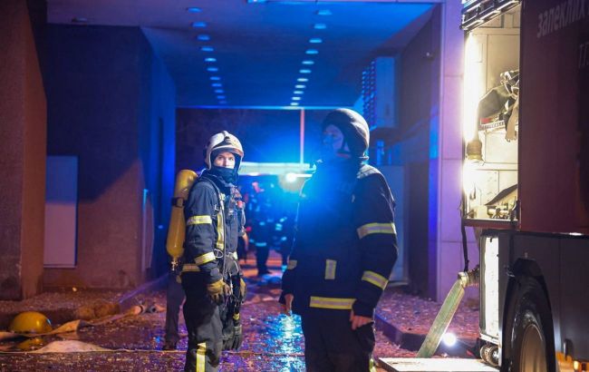 Kyiv hit hard: Power outages and high-rise burning in Pechersk