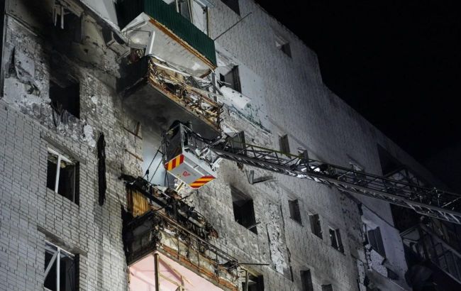 Russian shrapnel-filled drones hit high-rise in Ukraine's Cherkasy region, injuring civilians