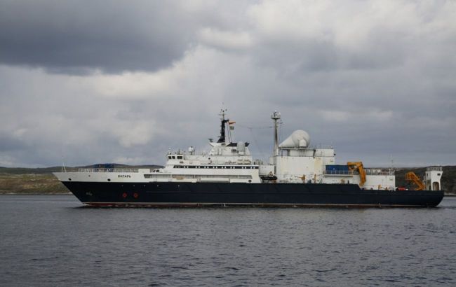 Russian spy ship spotted near UK coast