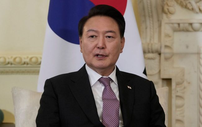 South Korean investigators detain impeached President, Media reports