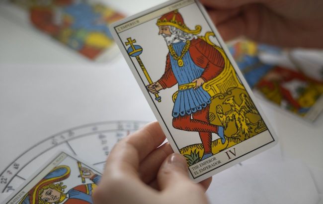 Weekly tarot for all zodiac signs - Who will find love and who will uncover the truth